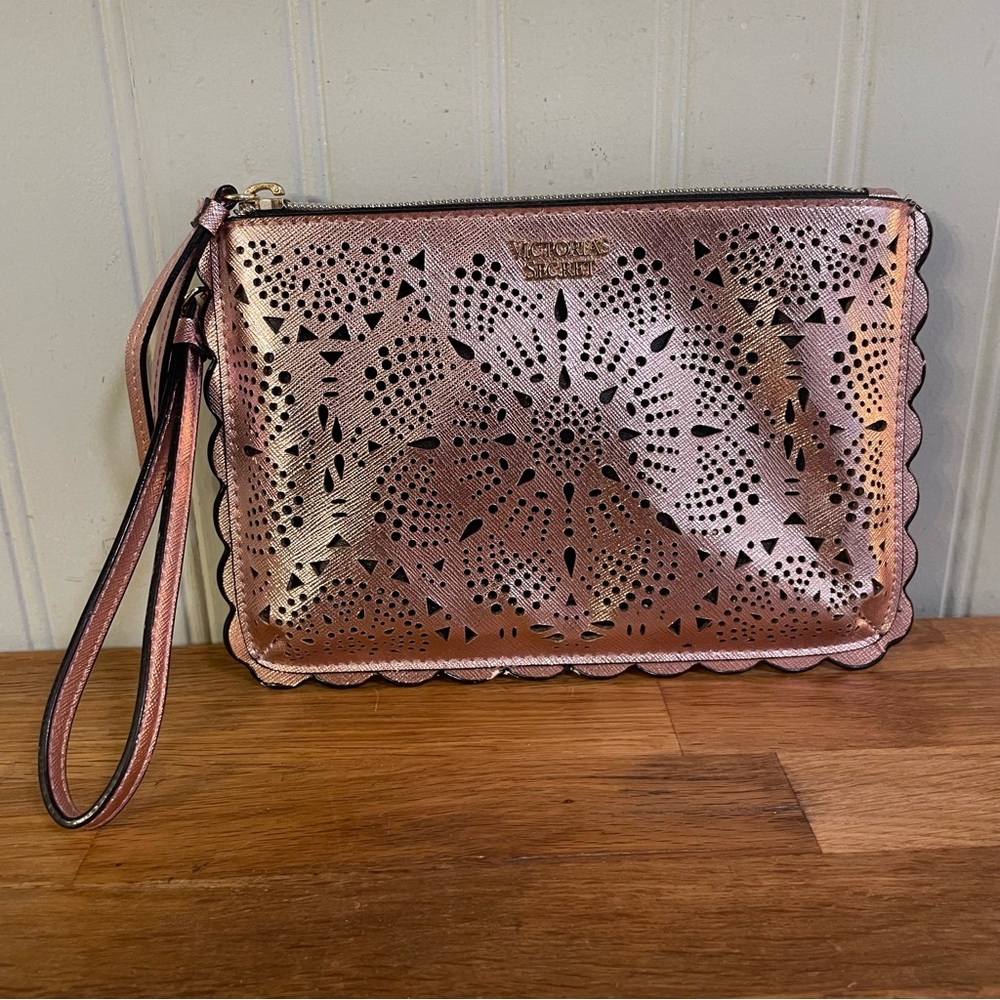 NEW Victoria’s Secret Cut-Out Wristlet